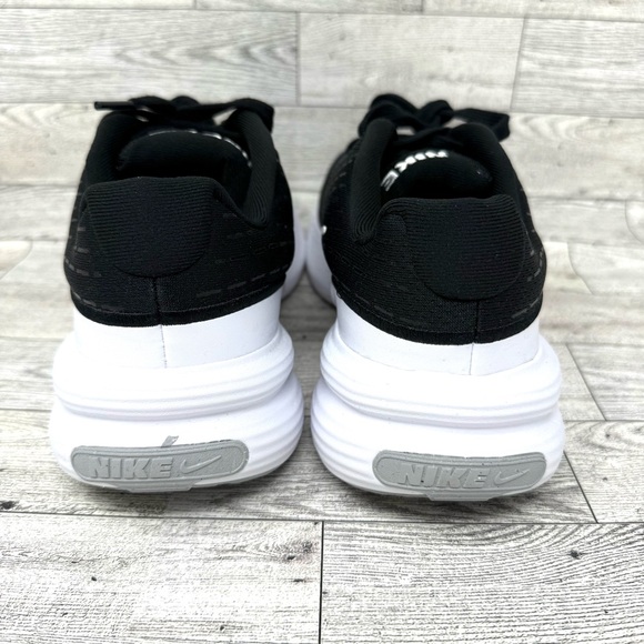 NIB- Nike Uplift SC Black and White Running Shoe Sz 7Y/8.5 Women’s - Picture 7 of 10